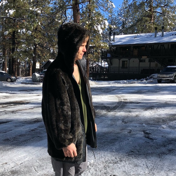 Oversized Reversible Faux Fur / Leather Jacket - Picture 6 of 8